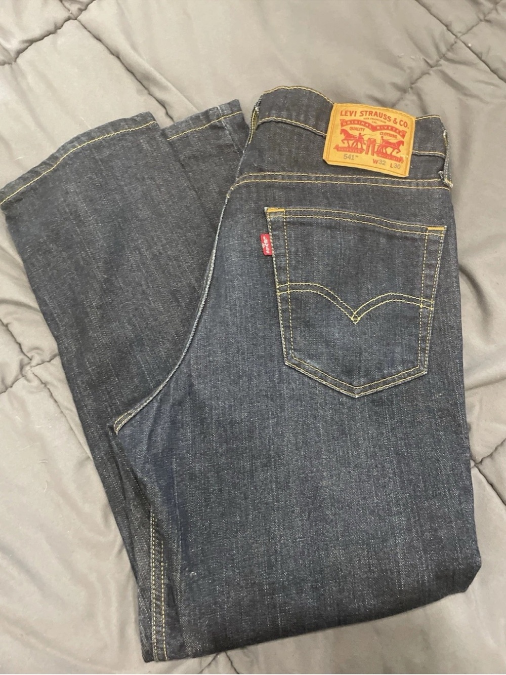 Levis 541 Athletic Taper Men's Indigo Straight-Leg Jeans 32x30 Dark Wash